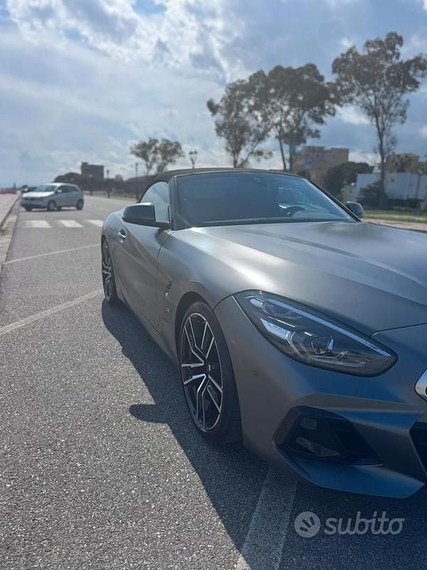 Usata BMW Z4 197 CV (144 kW) 2024 Grigio Cabrio