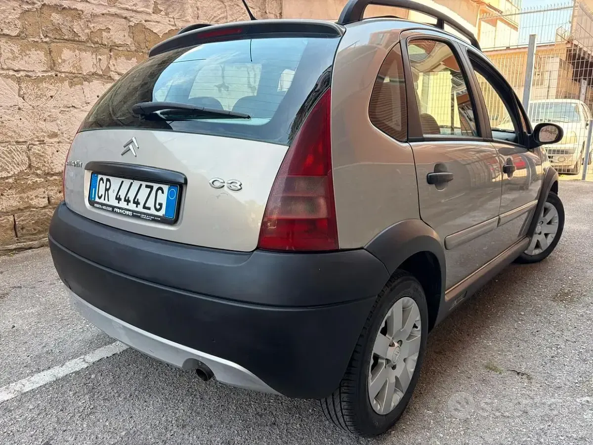 Usata Citroën C3 Elegance 90 CV (66 kW) 2004 Beige Berlina