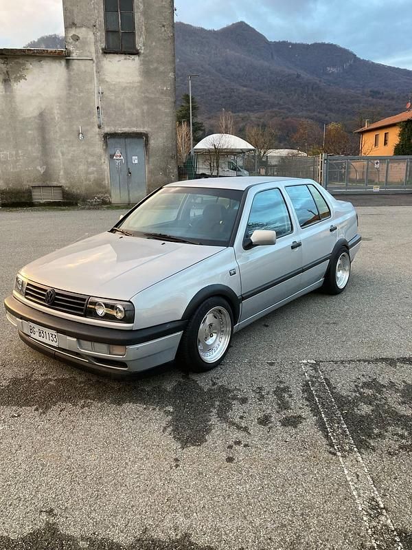 Gray Usata 1992 VW Vento Tre volumi | 5000 € - Immagine 1/4