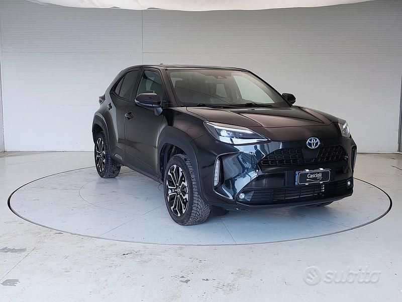 Second-hand Toyota Yaris Cross Trend 116 CP (85 kW) 2022 Negru SUV