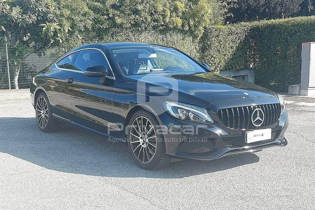 Usata Mercedes C220 170 CV (125 kW) 2016 Nero Coupé
