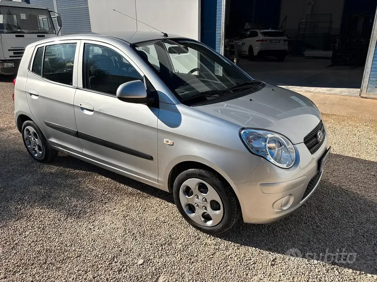 Usata Kia Picanto 62 CV (45 kW) 2009 Grigio Utilitaria