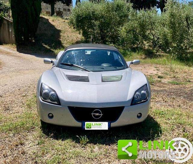 Usata Opel Speedster 200 CV (147 kW) 2003 Grigio Cabrio