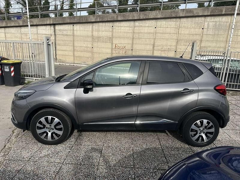 Usata Renault Captur Life 90 CV (66 kW) 2017 Titanio SUV