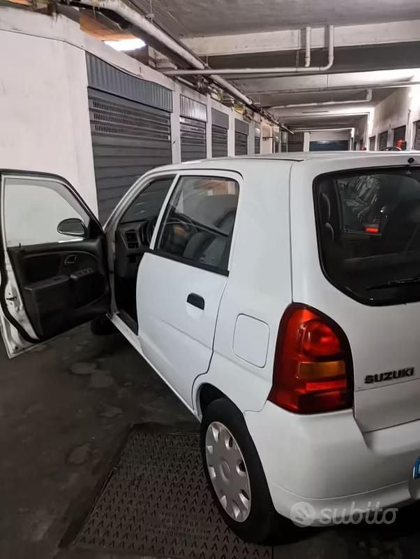 Usata Suzuki Alto 63 CV (46 kW) 2004 Bianco Utilitaria