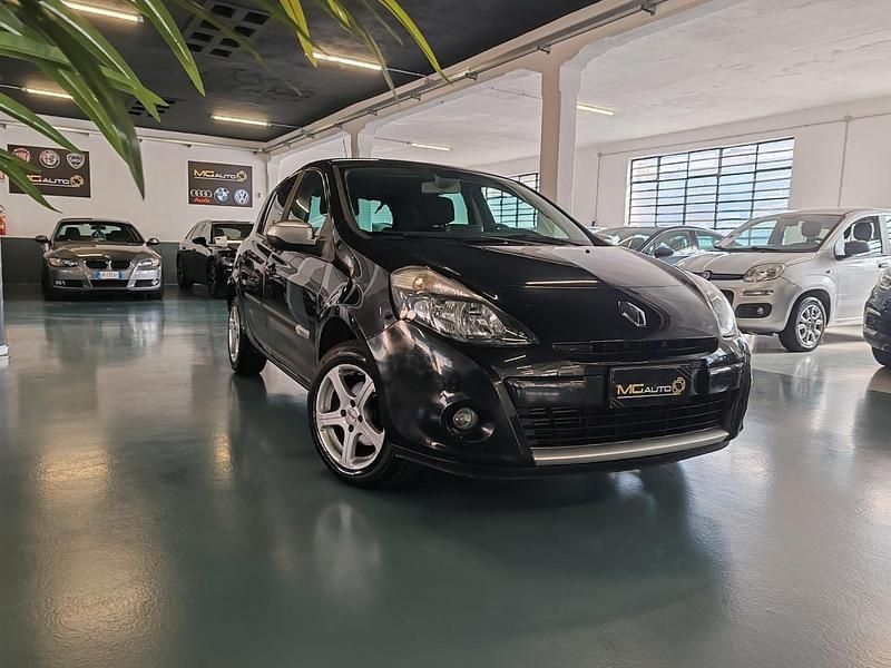 Usata Renault Clio II Luxe 101 CV (74 kW) 2011 Nero Berlina