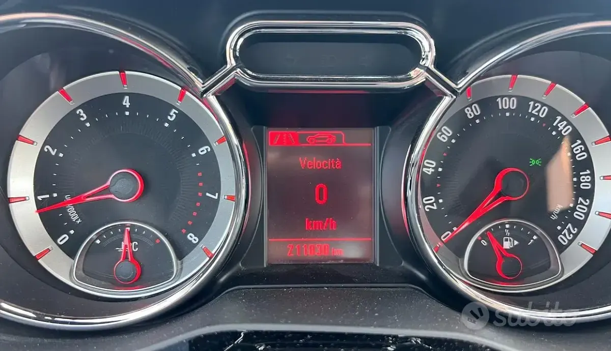 Usata Opel Adam 87 CV (63 kW) 2014 Grigio Utilitaria