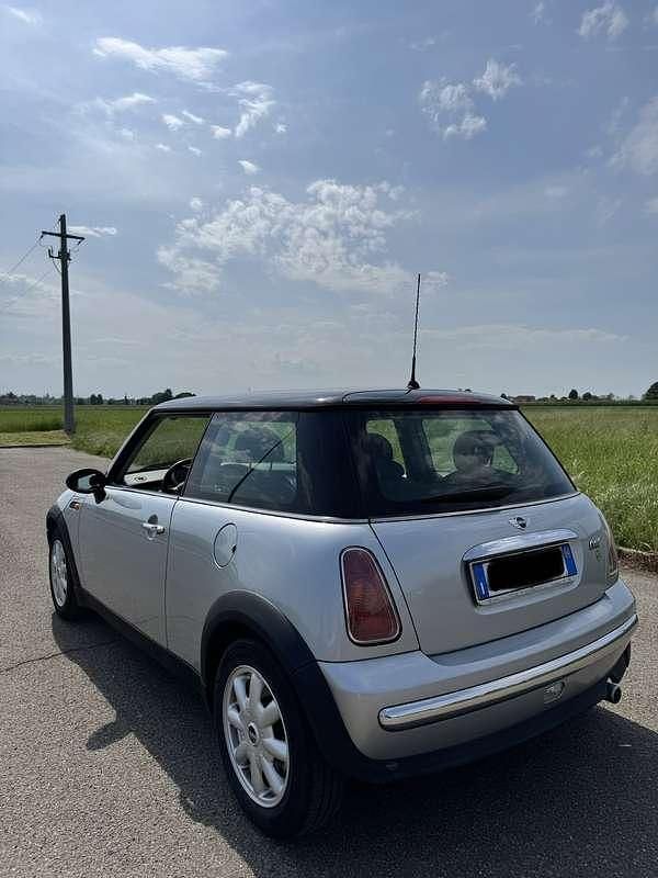 Usata Mini ONE 90 CV (66 kW) 2004 Utilitaria