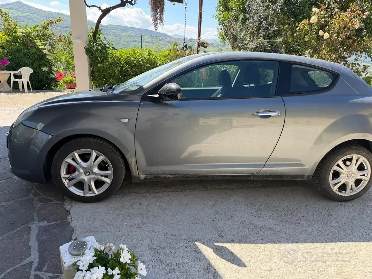 Usata Alfa Romeo MiTo 95 CV (69 kW) 2010 Grigio Utilitaria