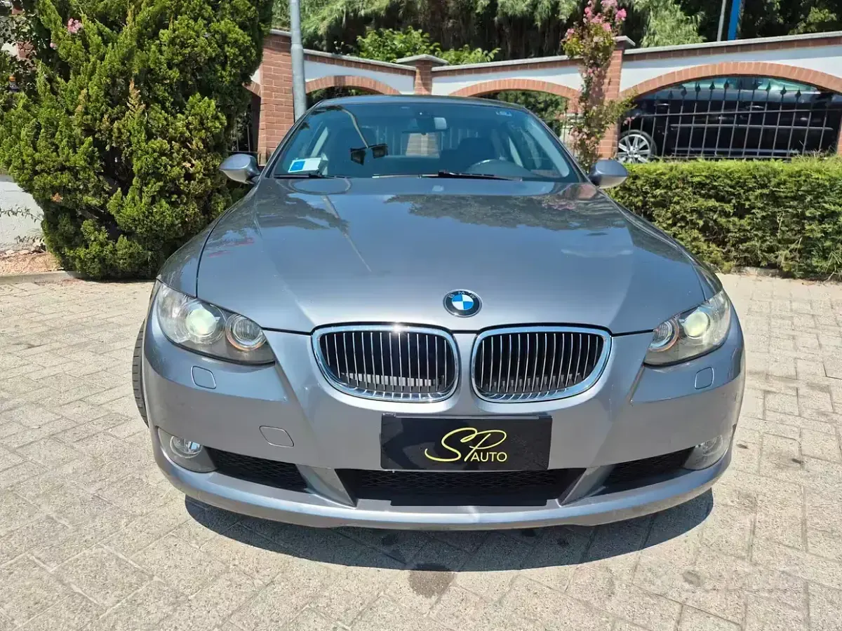 Usata BMW 325 218 CV (160 kW) 2007 Grigio Coupé