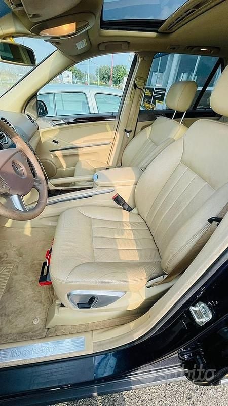 Usata Mercedes ML320 224 CV (164 kW) 2007 Blu SUV