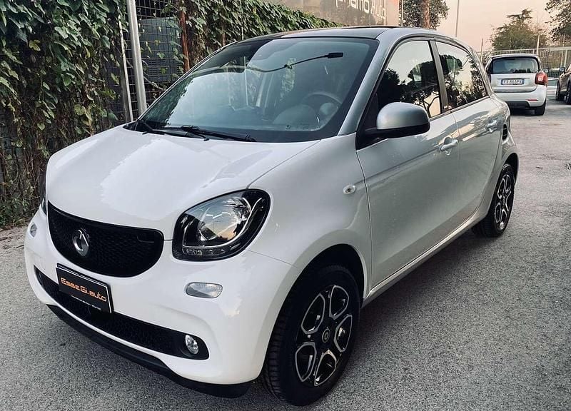 Doppio tetto Usata 2018 Smart ForFour Passion Due volumi | 10.950 € (Super prezzo) - Immagine 1/4