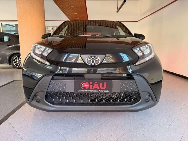 Usata Toyota Aygo X Active 72 CV (52 kW) 2024 Grigio SUV