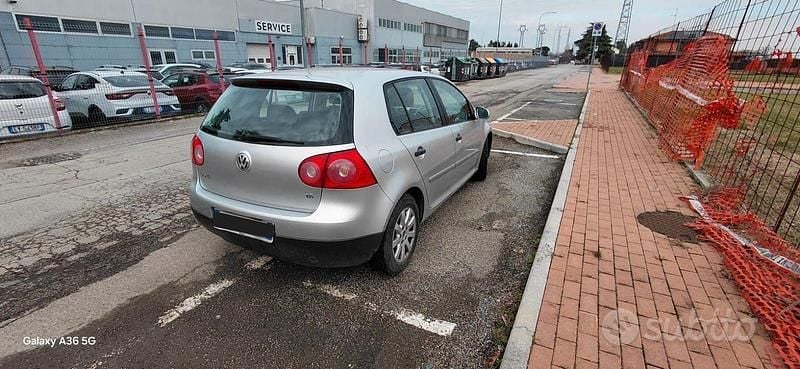 Usata VW Golf V 2005 Grigio Utilitaria