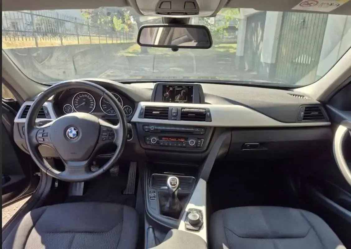 Usata BMW 318 143 CV (105 kW) 2015 Grigio Station wagon