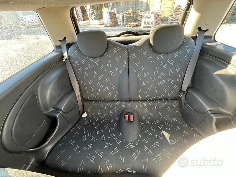 Usata Mini ONE 88 CV (64 kW) 2006 Utilitaria