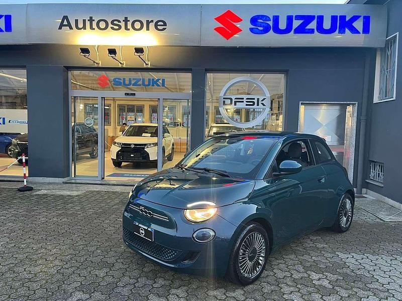 Verde scuro metallizzato Usata 2022 Fiat 500e Due volumi | 13.990 € (Ottimo prezzo) - Immagine 1/4