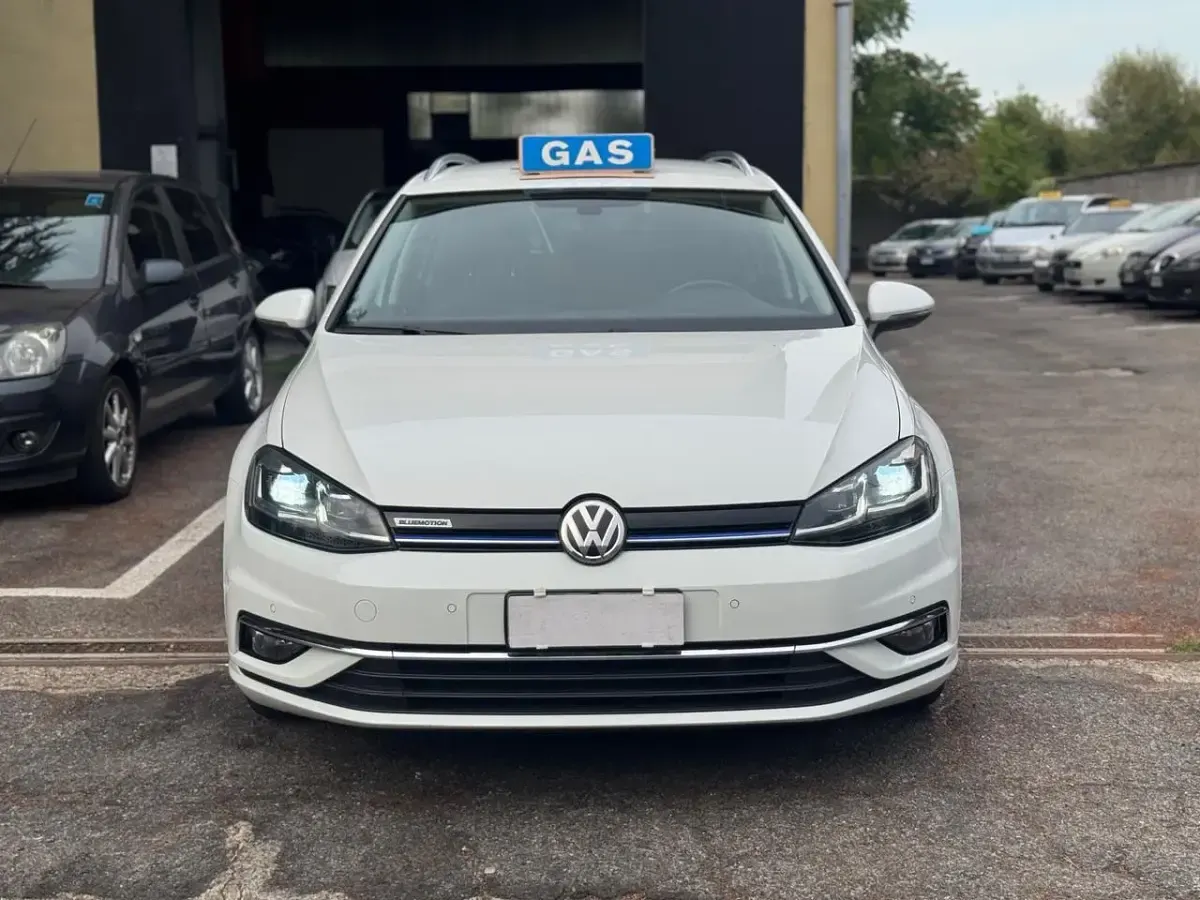 Usata VW Golf VII Business 110 CV (80 kW) 2018 Bianco Station wagon