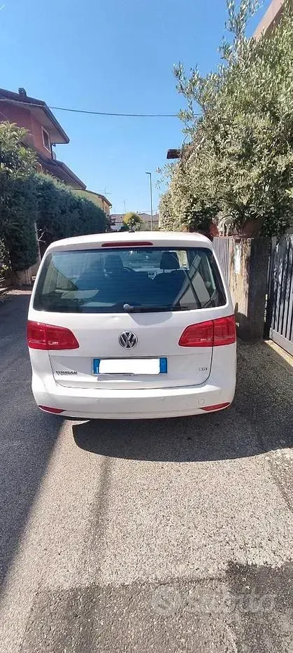 Usata VW Touran 102 CV (75 kW) 2011 Bianco Monovolume