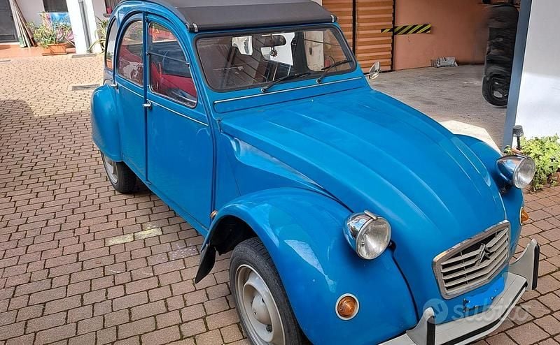Blu Usata 1984 Citroën 2CV Tre volumi | 7500 € - Immagine 1/4