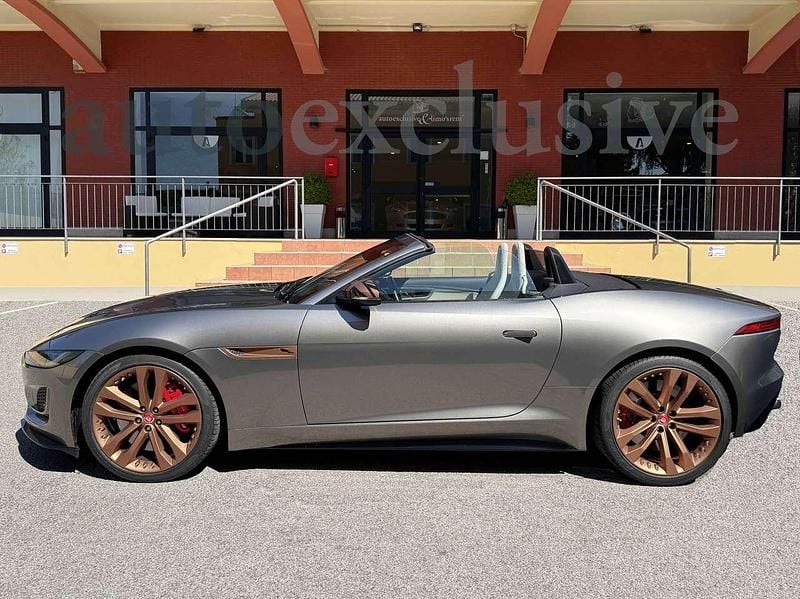 Usata Jaguar F-Type R-Dynamic 450 CV (330 kW) 2022 Grigio Cabrio