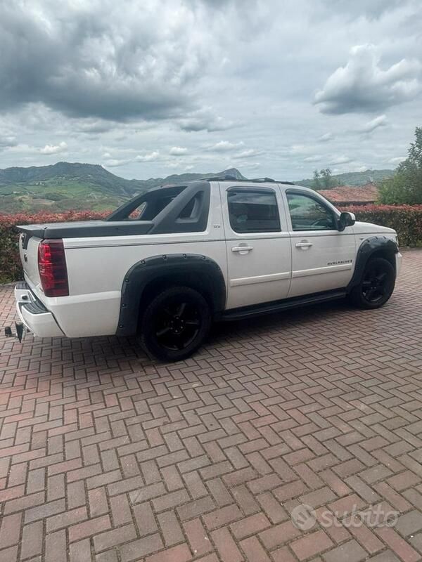 Usata 2008 Chevrolet Avalanche Pick-up | 14.000 € - Immagine 1/4