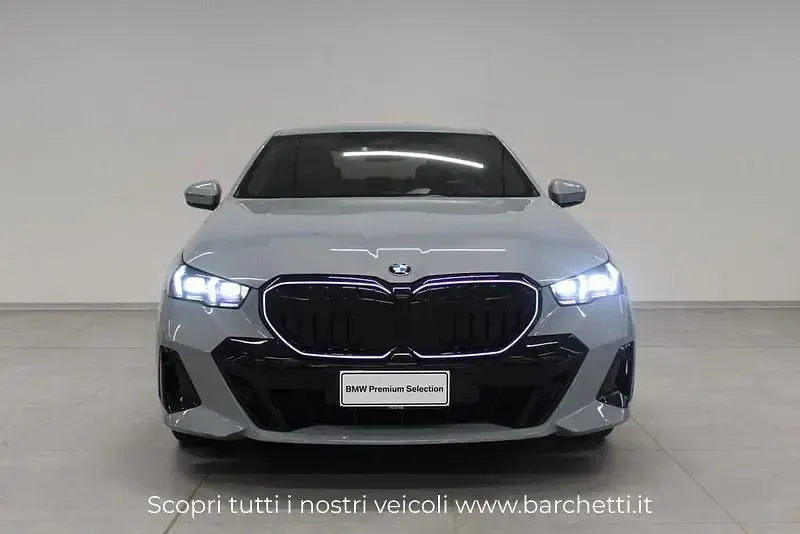 Usata BMW 520 M Sport 197 CV (144 kW) 2024 Grigio Utilitaria