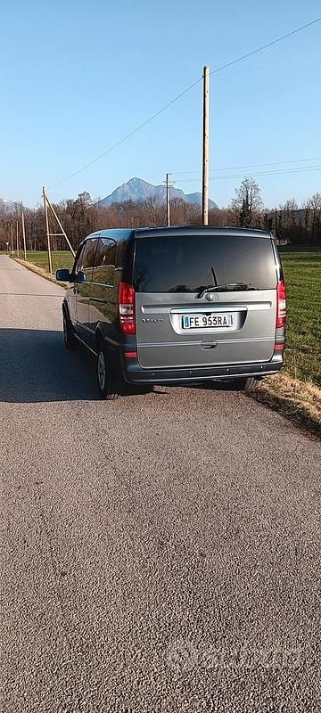 Usata Mercedes Viano 2011 Grigio Monovolume