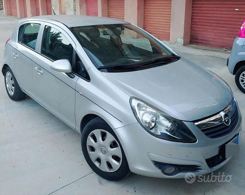 Grigio Usata 2008 Opel Corsa Due volumi | 2600 € - Immagine 1/4