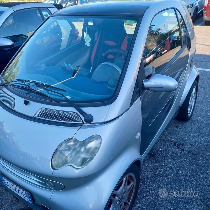 Usata Smart ForTwo Coupé 61 CV (44 kW) 2002 Utilitaria