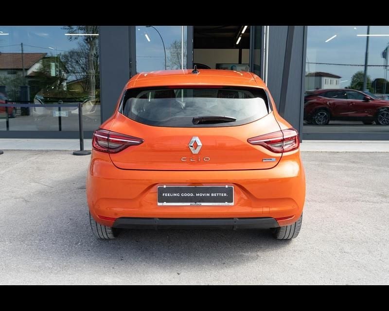 Usata Renault Clio V Evolution 91 CV (66 kW) 2023 Arancione Berlina