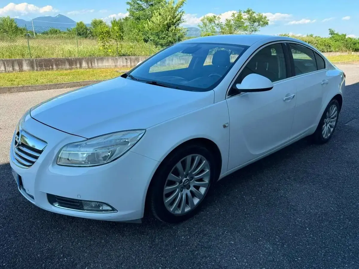 Usata Opel Insignia 179 CV (131 kW) 2009 Bianco Berlina