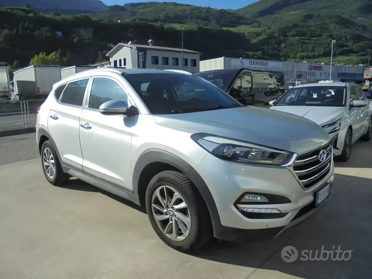 Usata Hyundai Tucson Xpossible 136 CV (100 kW) 2016 Grigio SUV