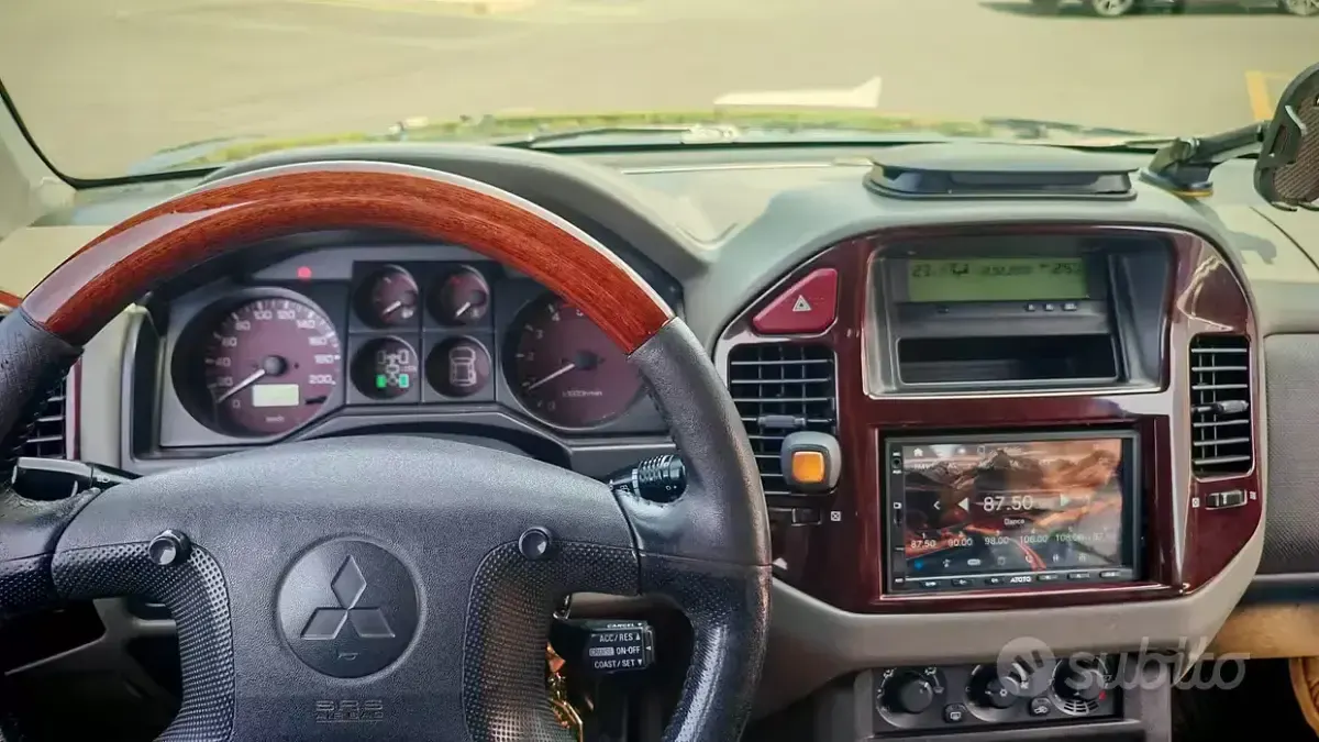 Usata Mitsubishi Pajero 165 CV (121 kW) 2000 Bluazzurro SUV