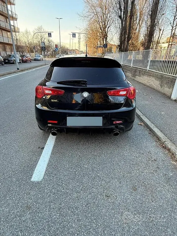 Usata Alfa Romeo Giulietta 170 CV (125 kW) 2012 Nero Utilitaria