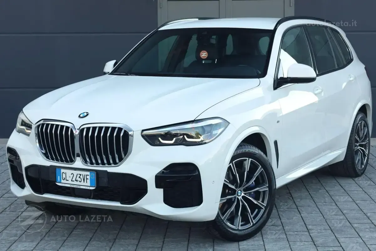 Usata BMW X5 Efficient Dynamics 231 CV (169 kW) 2022 Bianco metallizzato SUV