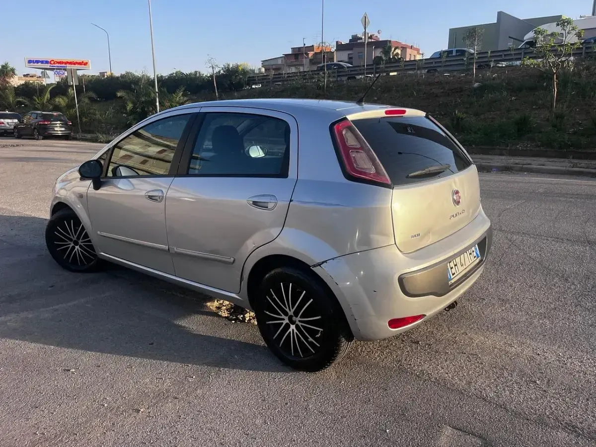 Usata Fiat Punto Evo 75 CV (55 kW) 2011 Argento Utilitaria