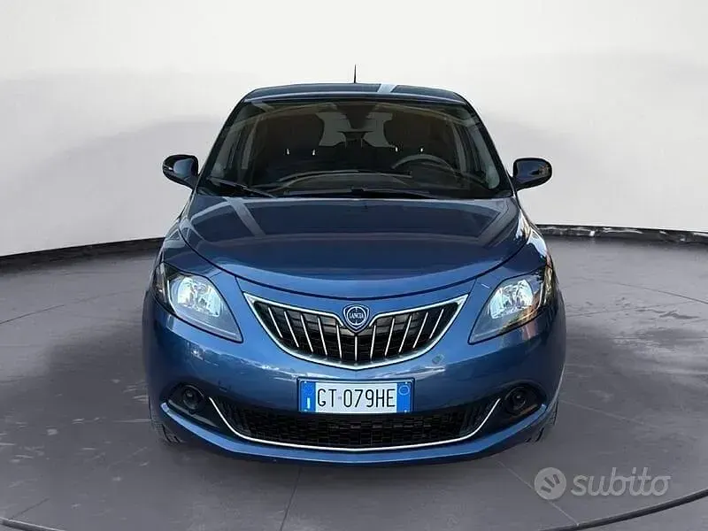 Usata Lancia Ypsilon 70 CV (51 kW) 2024 Blu/azzurro Utilitaria