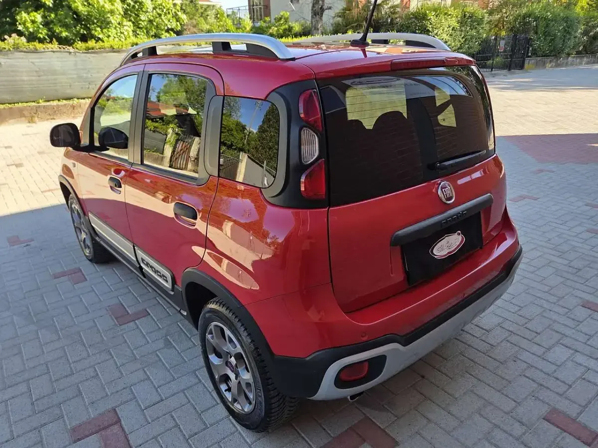 Usata Fiat Panda 4x4 S 86 CV (63 kW) 2019 Rosso Utilitaria