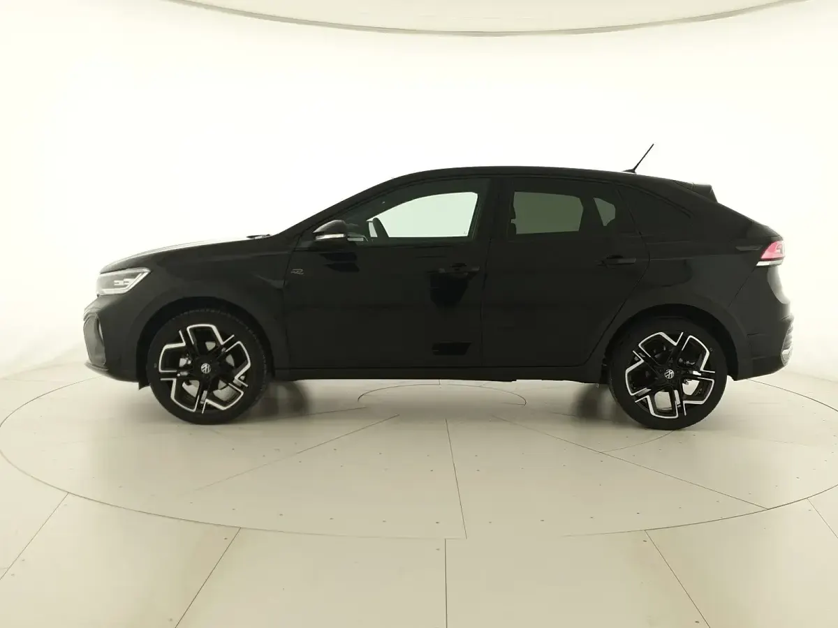 Nuova VW Taigo R-line Plus 115 CV (84 kW) 2026 Deep black perlato SUV