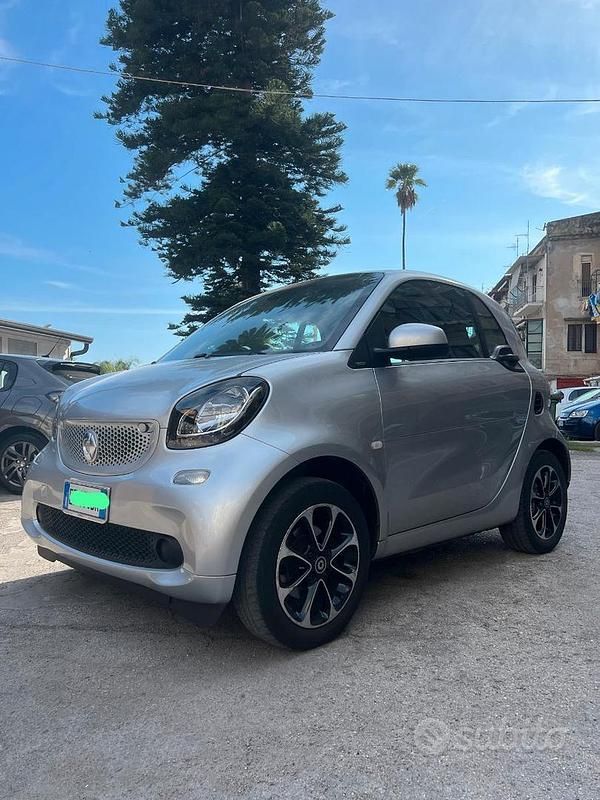 Grigio Usata 2015 Smart ForTwo Coupé Coupé | 9300 € - Immagine 1/4