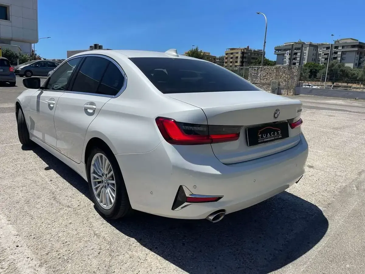 Usata BMW 320 Luxury Line 184 CV (135 kW) 2021 Bianco Berlina