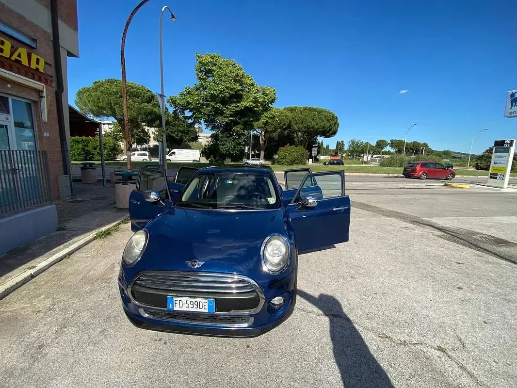Usata Mini One D 95 CV (69 kW) 2016 Blu/azzurro Utilitaria