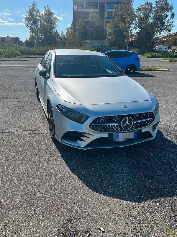 Usata Mercedes A180 Premium 115 CV (84 kW) 2020 Argento Berlina