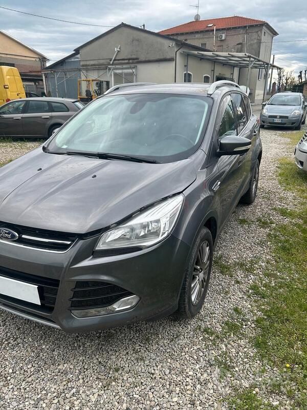 Usata Ford Kuga 163 CV (119 kW) 2012 Argento SUV