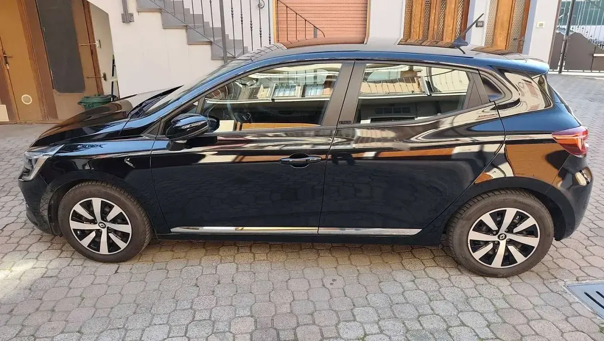Usata Renault Clio V 91 CV (66 kW) 2021 Nero Berlina