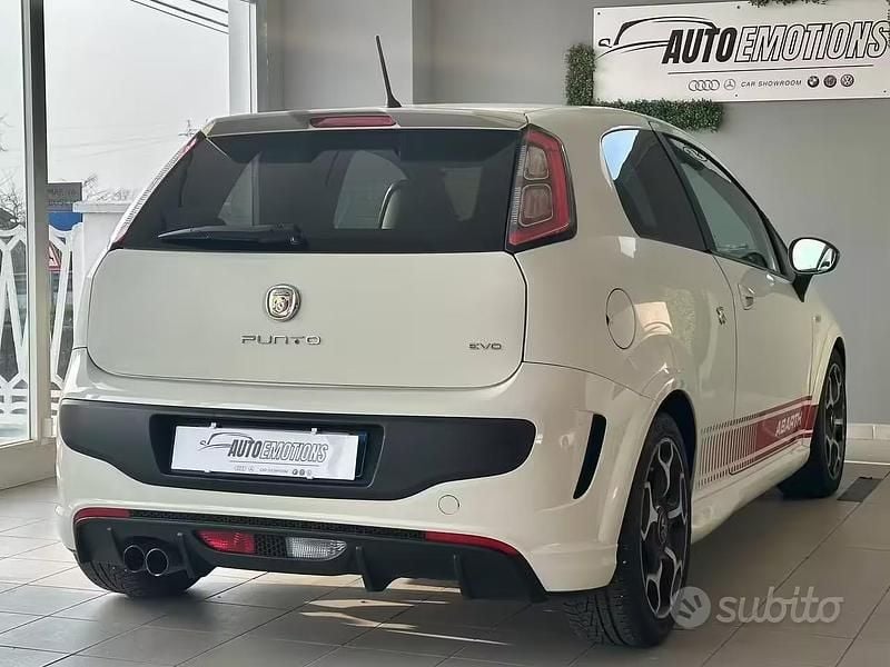 Usata Abarth Grande Punto 165 CV (121 kW) 2010 Bianco Utilitaria