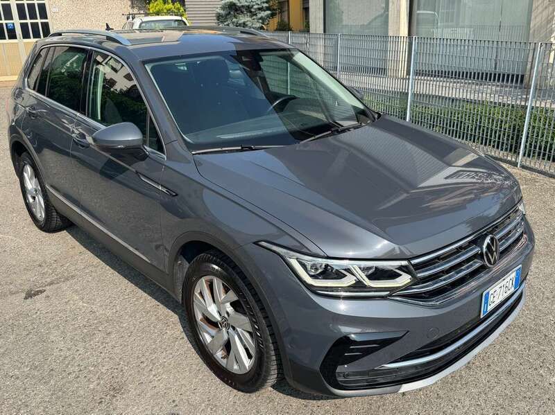 Usata VW Tiguan Elegance 150 CV (110 kW) 2021 Delfingrau metallic SUV