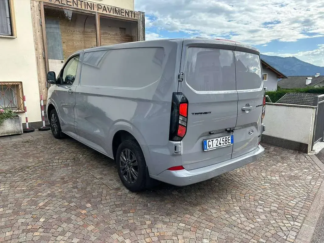 Usata Ford Transit Custom Titanium 170 CV (125 kW) 2024 Grigio Furgone