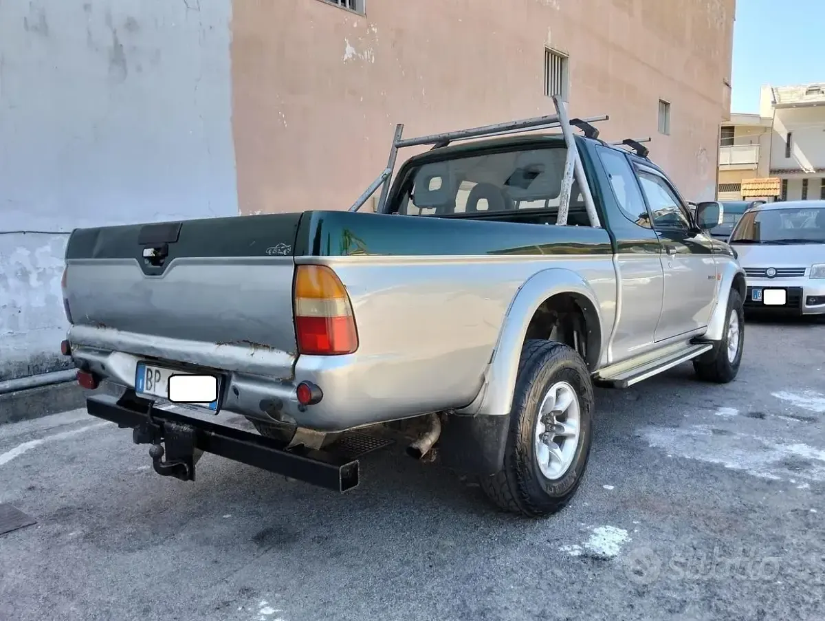 Usata Mitsubishi L200 Comfort Edition 100 CV (73 kW) 1999 Verde Pick-up